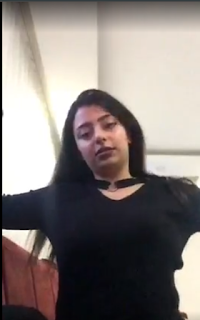 İrem gülen kafası iyi olunca memelerini açıyor