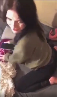 Twerk yapan kuzeni Sinem'i sakso çekmesi için ikna ediyor sonrası malum !